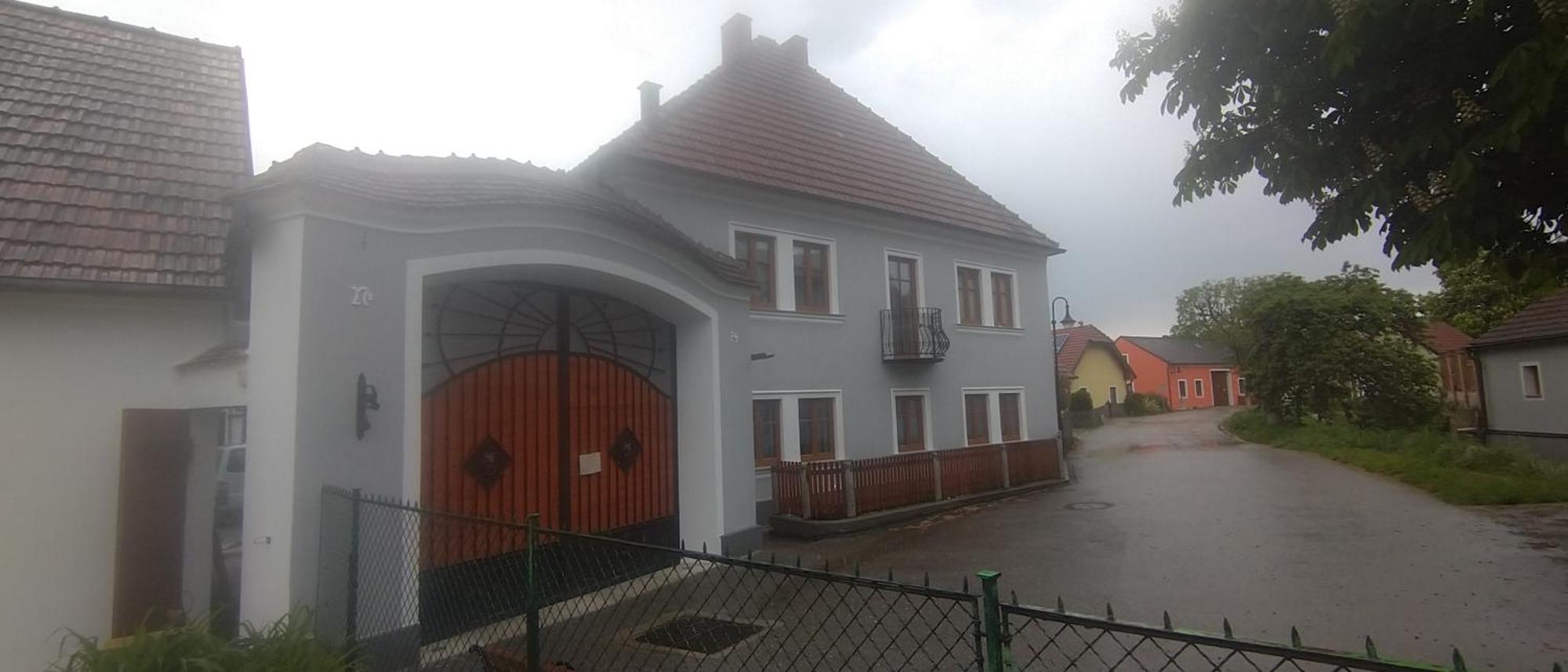 Weingut Thomas Brandl Bed and Breakfast Strass  Buitenkant foto